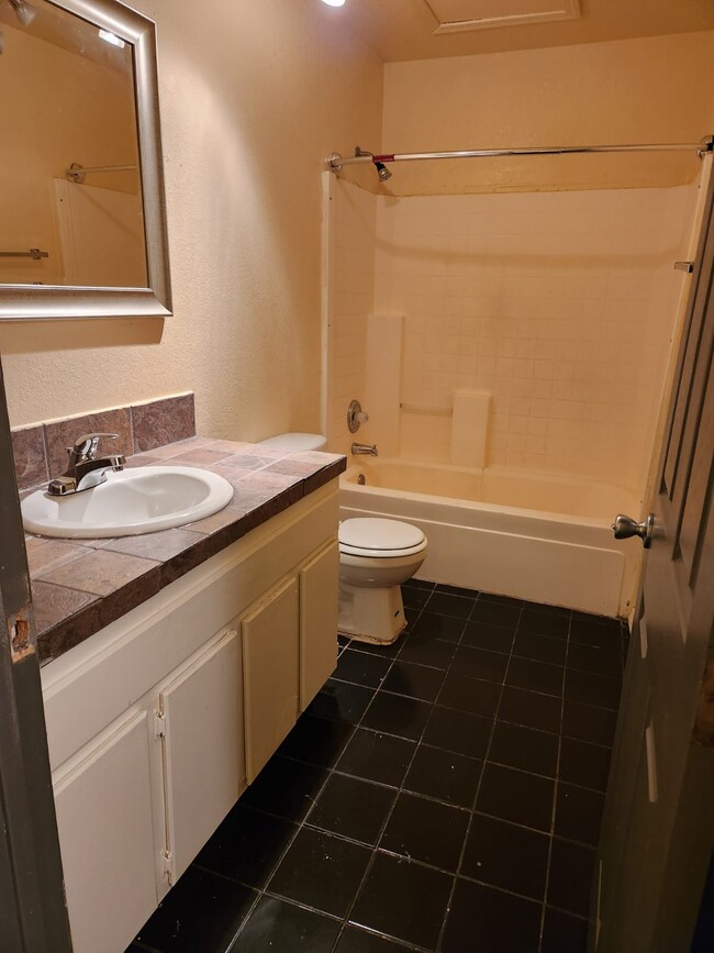 Large Bathroom - 544 Multy Ct