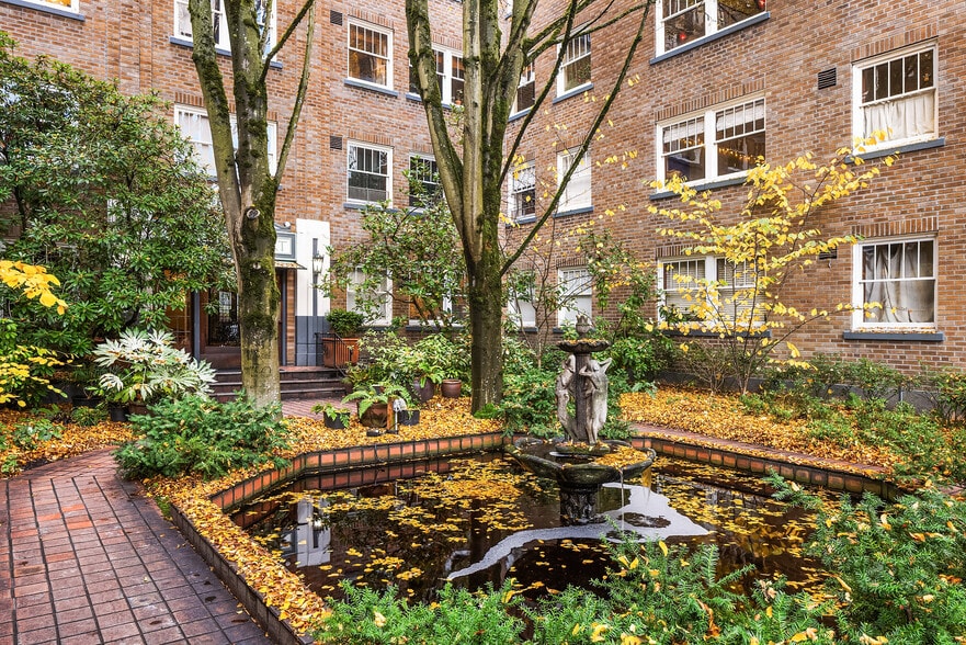 Building Photo - 1631 16th Ave