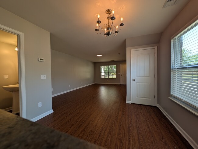Building Photo - 1438 Riverbrook Dr