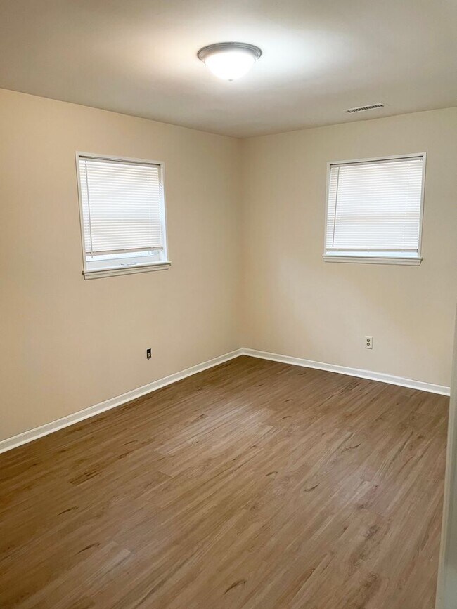 Bedroom 2 - 546 Orangeburg Rd