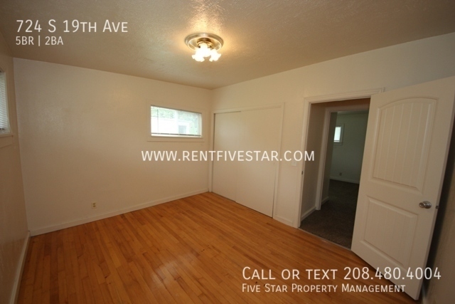 Building Photo - 724 S 19th Ave