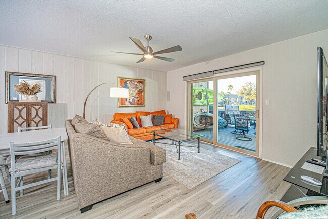 Building Photo - 1902 Bayhouse Dr