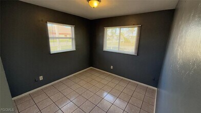 Building Photo - 15 SE 24th Ave