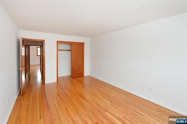 Building Photo - 11 Gregory Ct