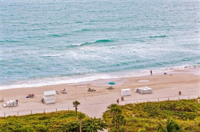 Building Photo - 6039 Collins Ave