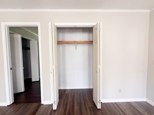 Building Photo - Spacious 3-Bedroom Home with Screened-In Porch and Ample Parking in Cookeville