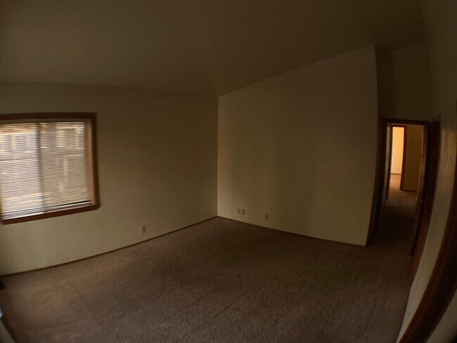 Building Photo - Single-Level 3 Bedroom Home in University Heights | Fenced Backyard + 2-Car Garage