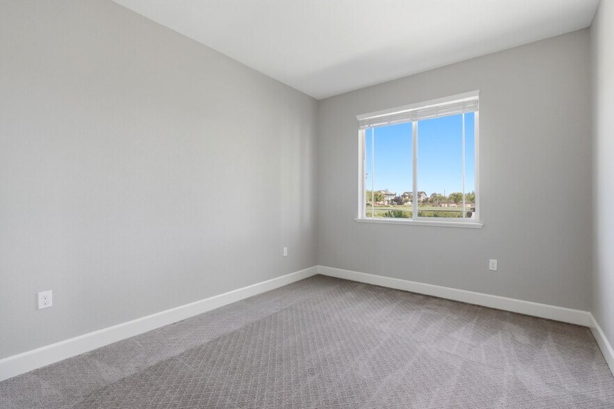 Building Photo - 453 Diamond Peak Ln