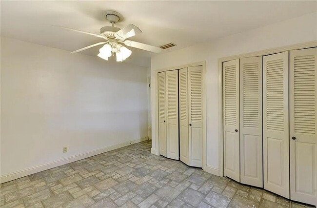 Primary Photo - 2906 Greenlawn Pkwy