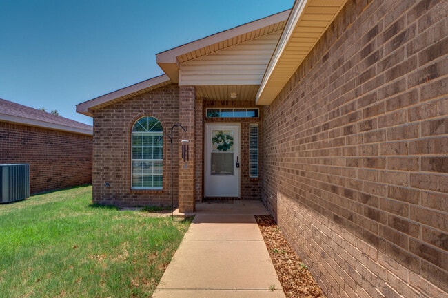 Building Photo - 505 N Iola Ave