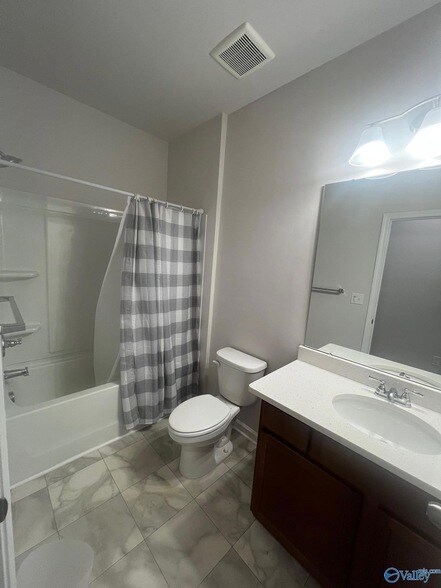 Building Photo - 212 Fairbrook Dr