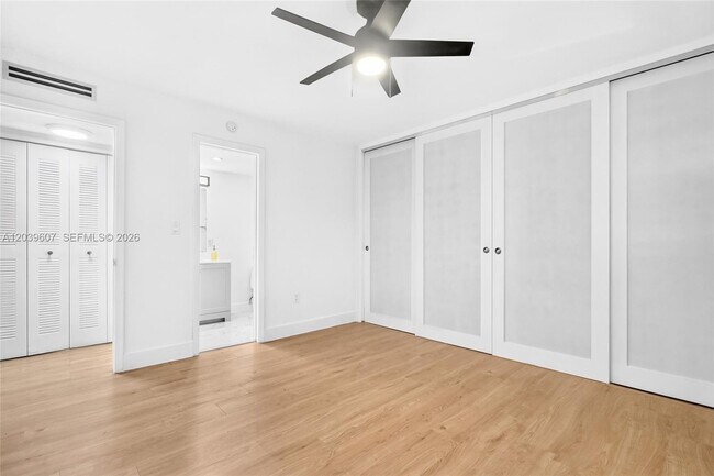 Building Photo - 3522 SW 25th St