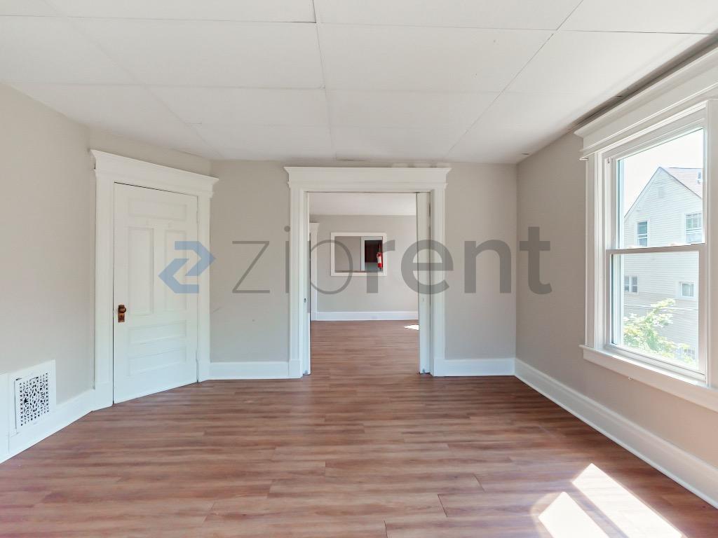 Building Photo - Unit 2