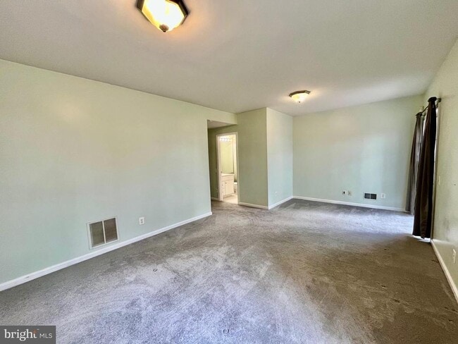 Building Photo - 7504 Lamoyne Ct