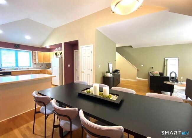 Building Photo - 11 Trout Brook Cir