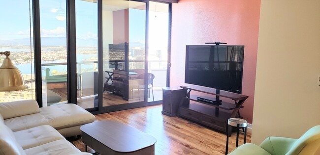 Building Photo - Keola Lai Penthouse 2 Bedroom 2 Bathroom 2...