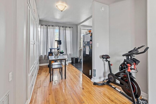 Building Photo - 1 bedroom in Chicago IL 66022