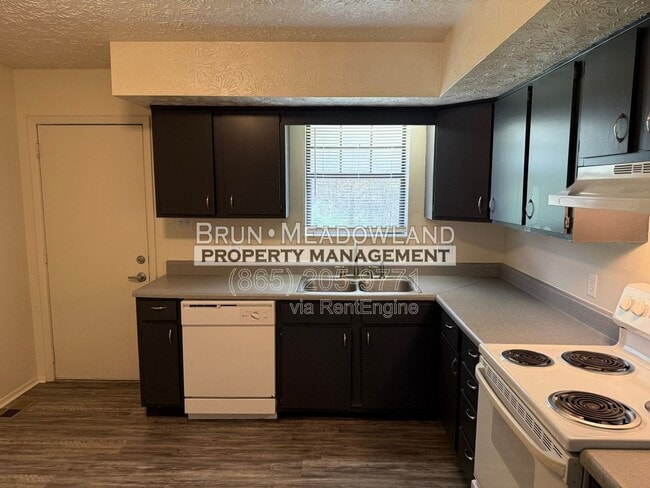 Building Photo - 1930 Lovell Rd