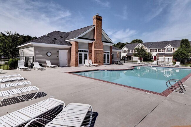 Building Photo - End unit Townhome in Riverwalk Townes