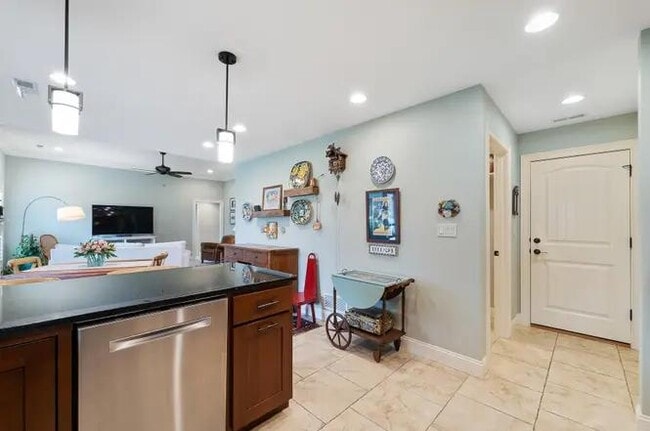 Building Photo - 1808 Trellis Ln