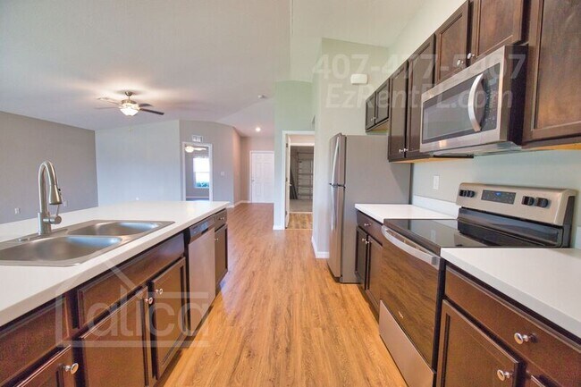 Building Photo - 2803 11th St SW