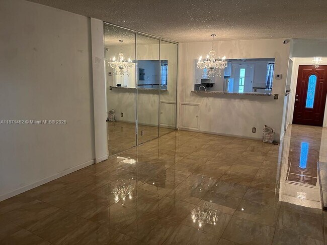 Building Photo - 1333 E Hallandale Beach Blvd