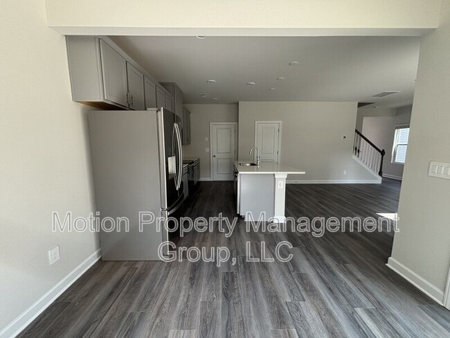 Building Photo - 1358 31st St NE