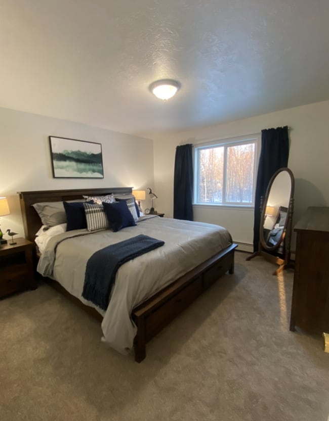 Building Photo - 1100 W Nugget Ave