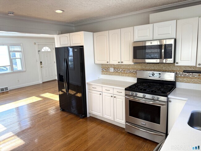 Building Photo - 1584 Madison Ave