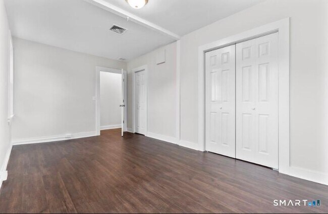 Building Photo - 57 E Main St