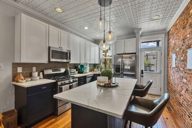 Building Photo - 1448 Patapsco St
