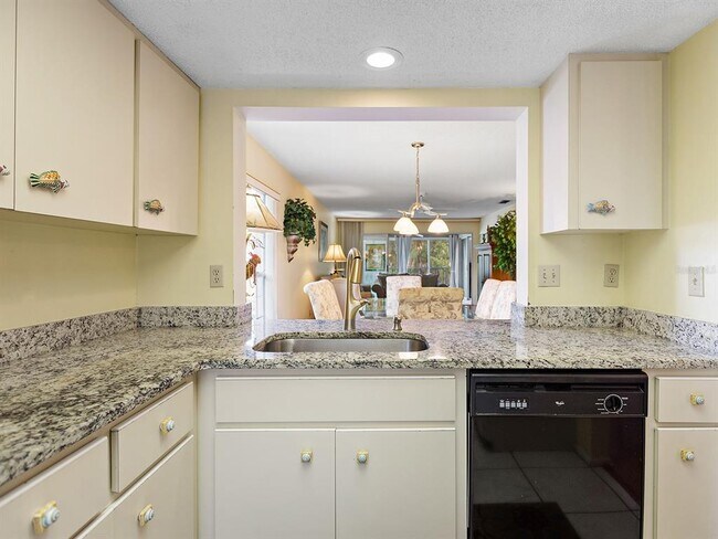 Building Photo - 4415 Longmeadow