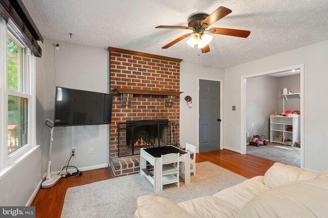 Building Photo - 127 Pilgrim Cove