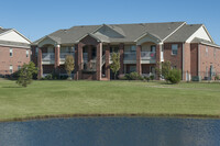 Building Photo - The Greens at Norman