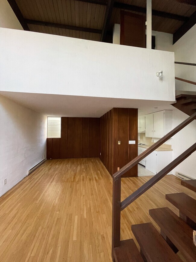 Building Photo - 2216 6th St