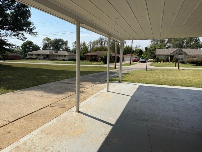 Building Photo - Bullitt County