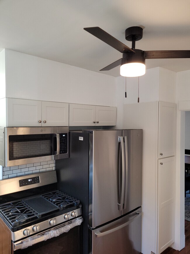 Building Photo - 2538 Beechwood Blvd