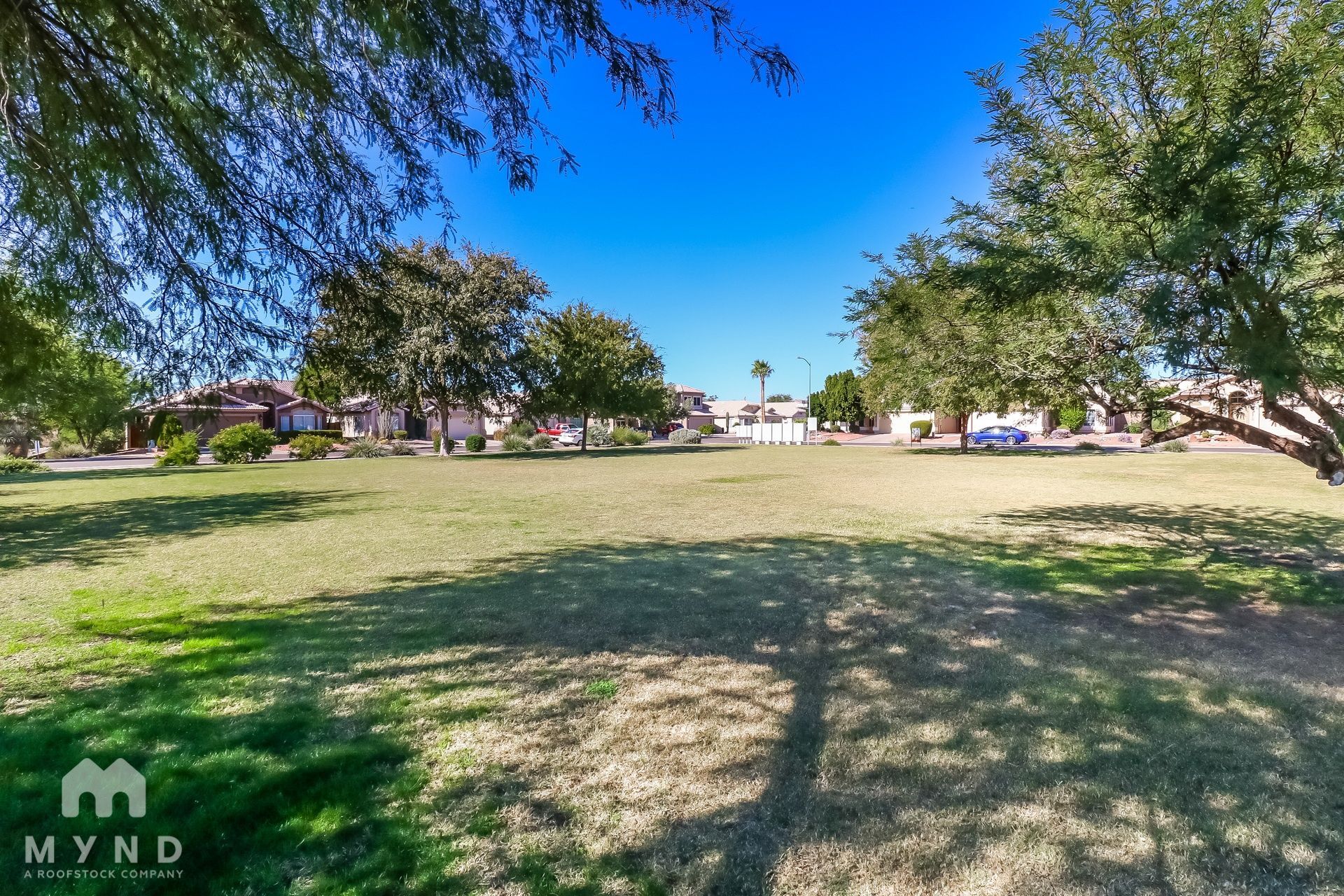 Building Photo - 2206 E Aire Libre Ave