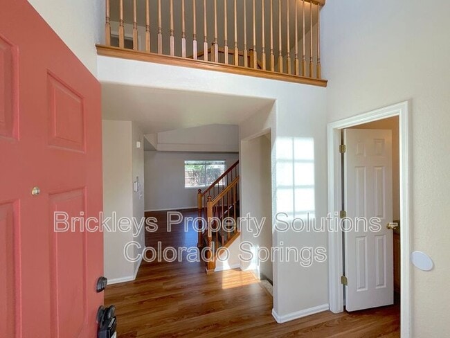 Building Photo - 6112 Chivalry Dr