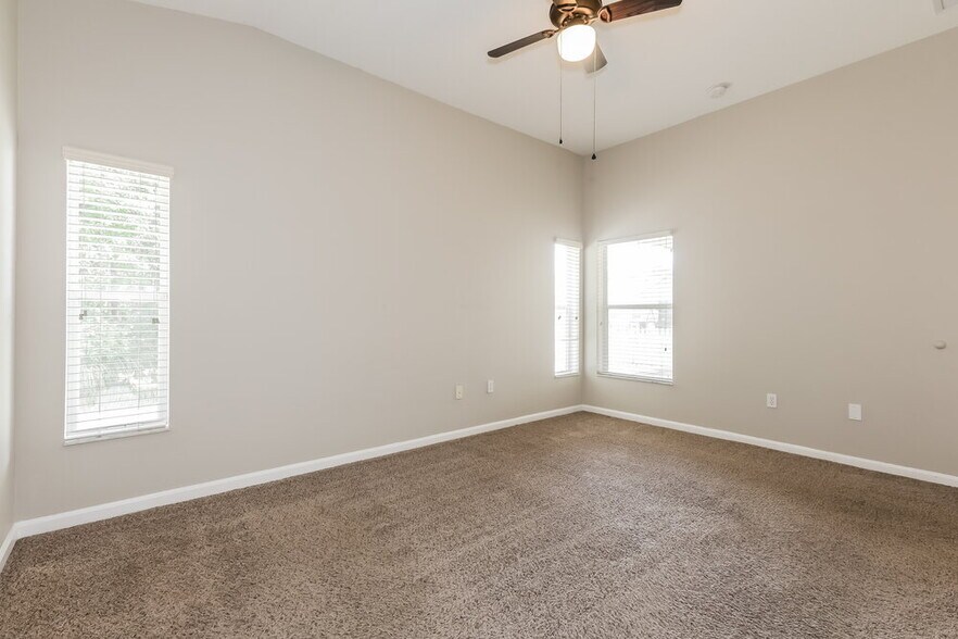 Building Photo - 25150 Lexington Oaks Blvd