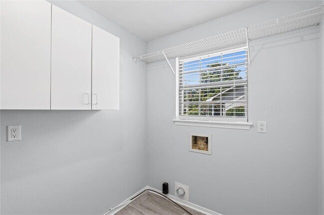 Building Photo - 1040 Smokerise Dr