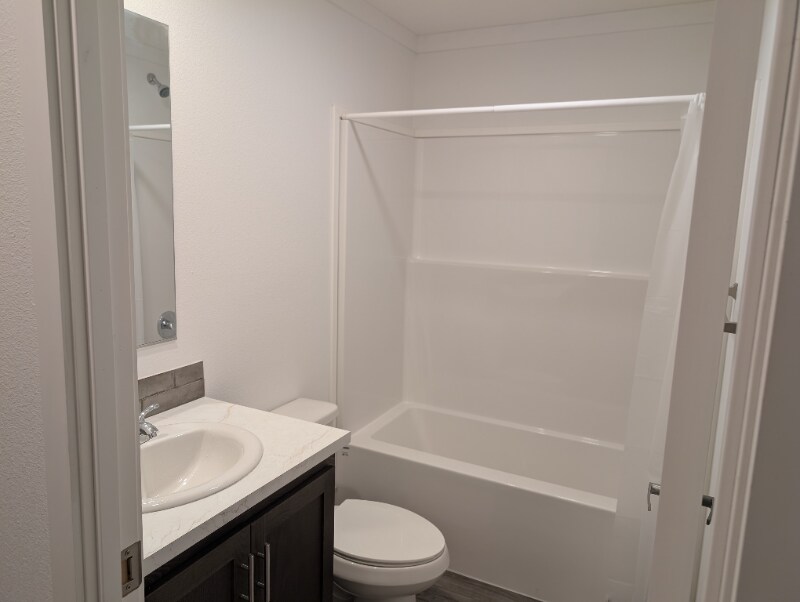 Building Photo - 39021 Holly Ln