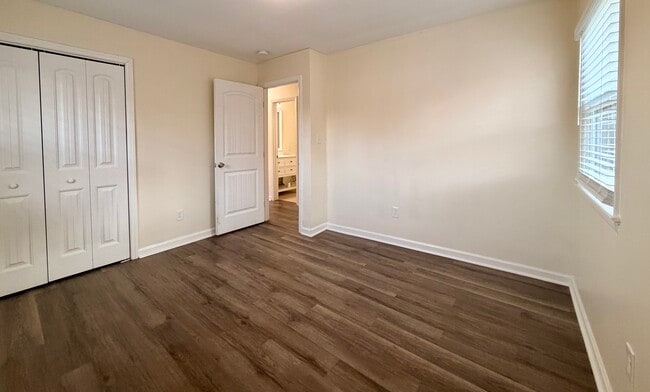 Building Photo - 101 Holly Rd