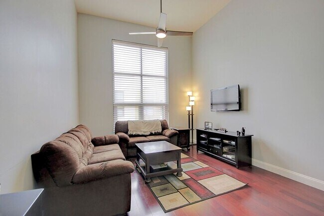 Building Photo - 1150 J St