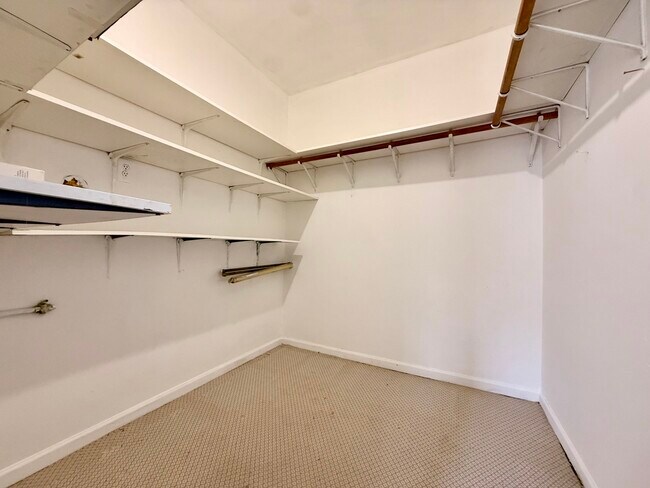 Building Photo - 414 South Blvd