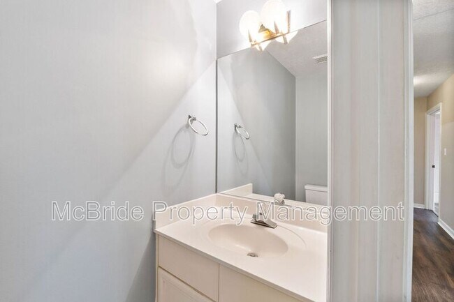Building Photo - 928 Hunting Horn Wy