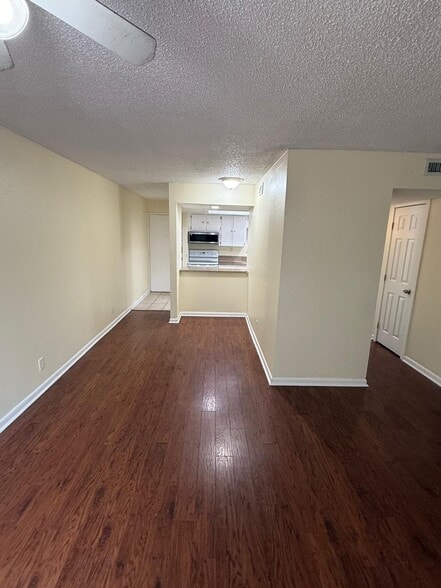 Building Photo - 8622 Cattail Dr