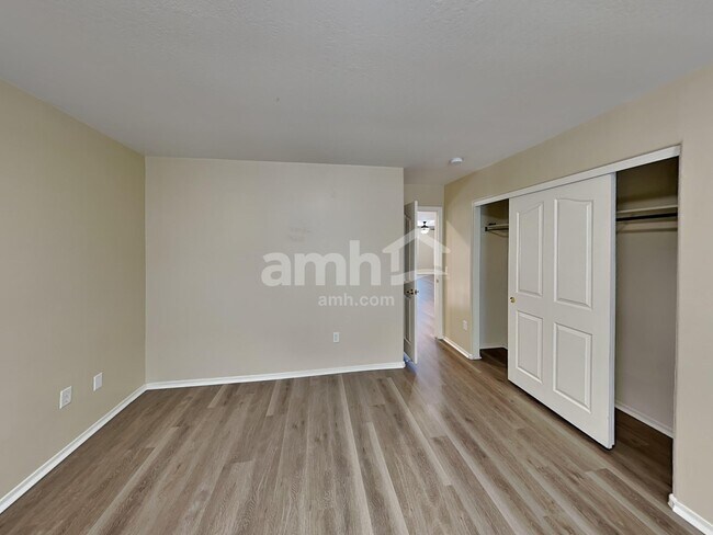 Building Photo - 6803 S 41st Ln