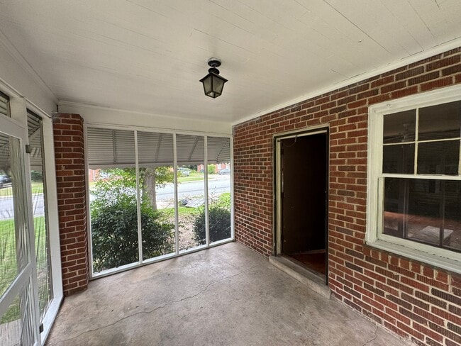 Building Photo - 3583 Napier Ave