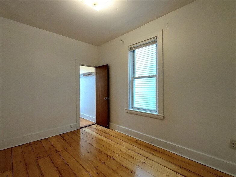 Building Photo - 90 Wenham St